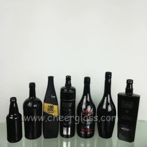 Botellas de alcohol de cristal negro forsted pintado de China